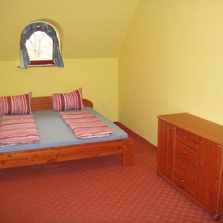 Varju Fogado Tapolca Bed & Breakfast Exterior photo
